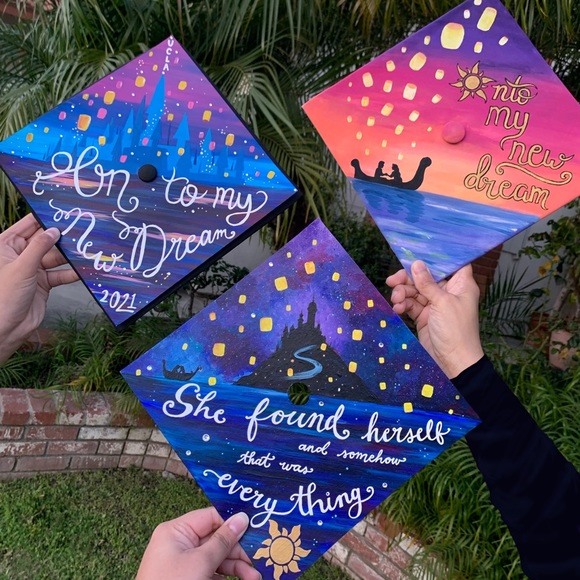 Custom Graduation Cap Topper - Picture 1 of 2